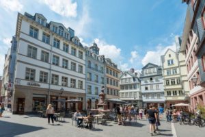 Fountain-Friedrich-Stoltze-_Copyright-visitfrankfurt_Holger-Ullmann